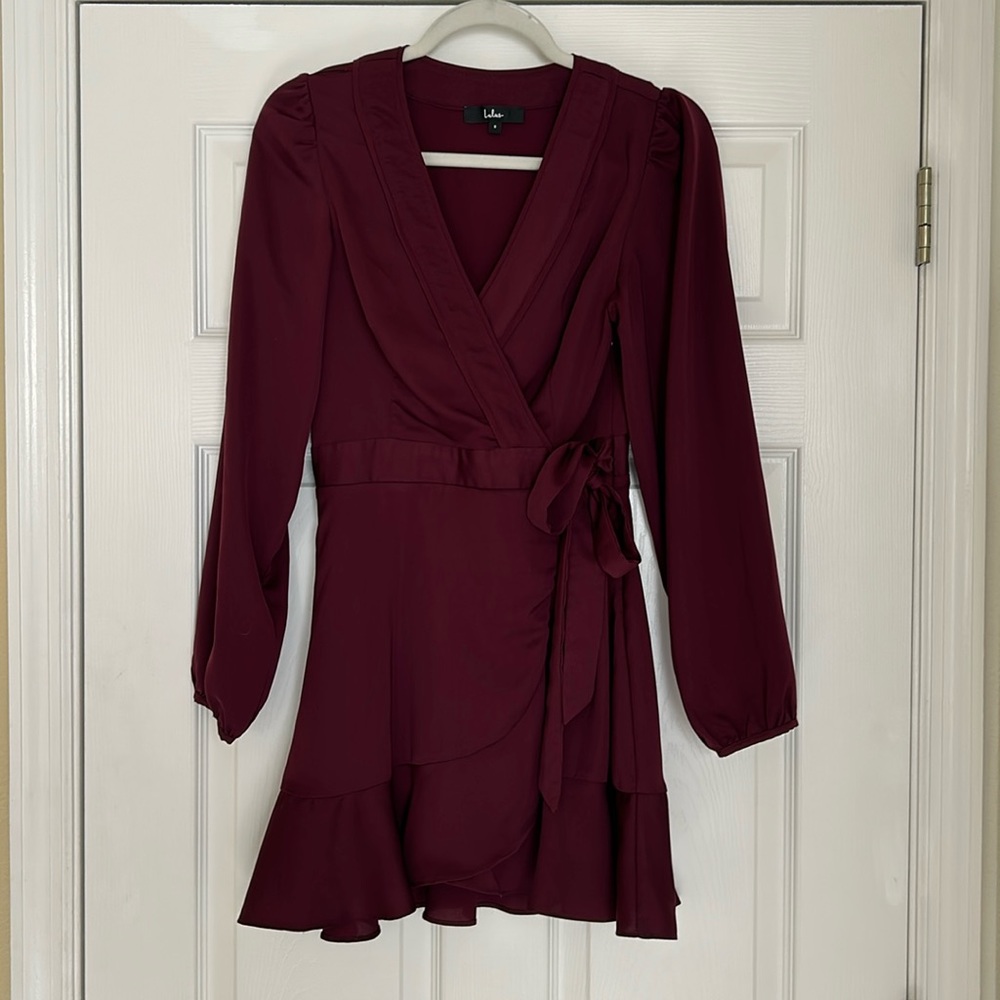 Lulu’s burgundy wrap dress